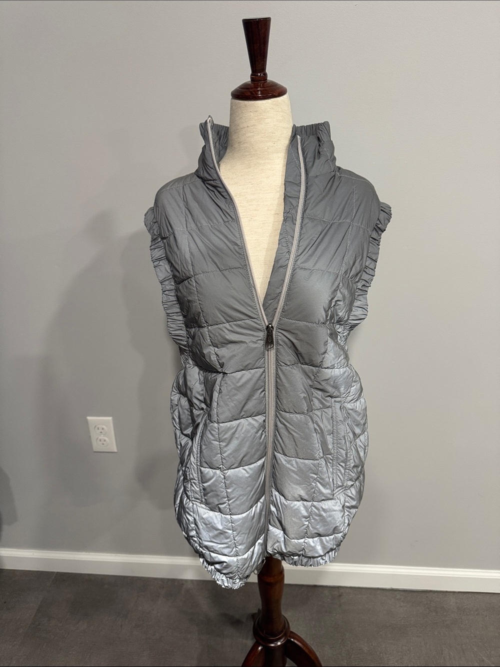 Free People Quilted Sleeveless Puffer Vest in Charcoal Gray Metallic XS